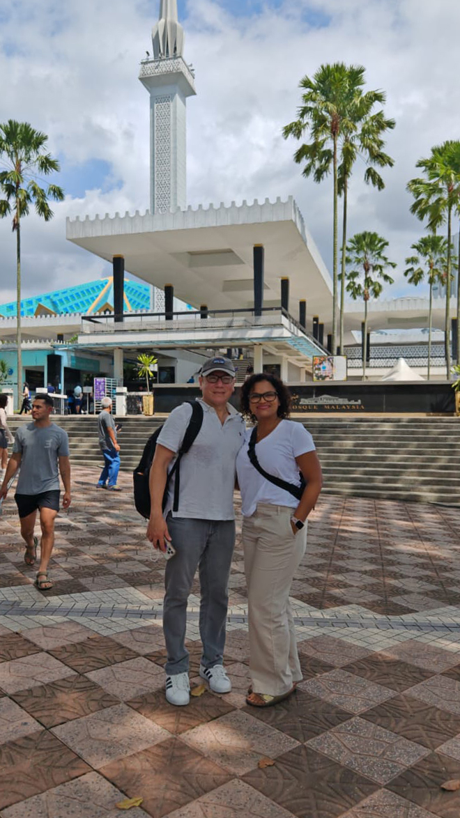 National Mosque Kuala Lumpur – cultural visit stop with private car rental.